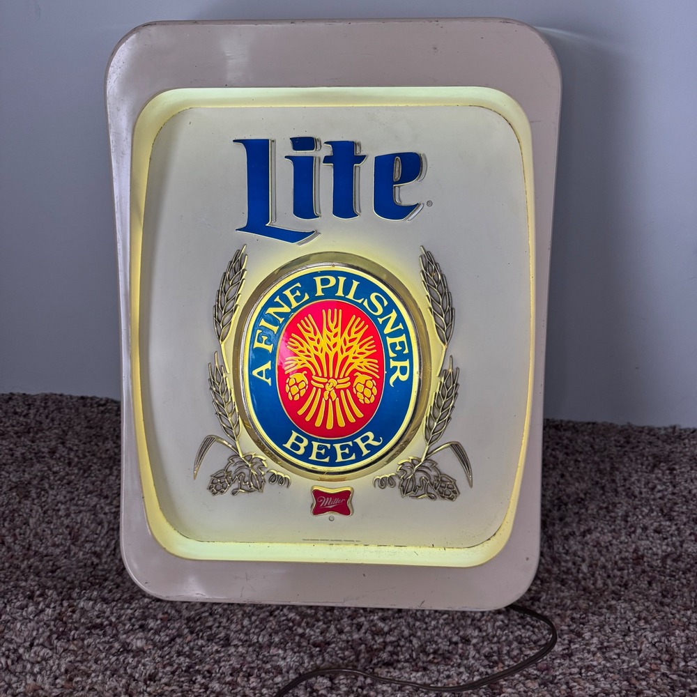 Vintage Miller Lite Beer Light Up Bar Sign A Fine‎ Pilsner Beer Tavern Decor